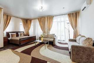 Отель Дом Москвы Сухум Люкс с кроватью размера «king-size» и балконом-4